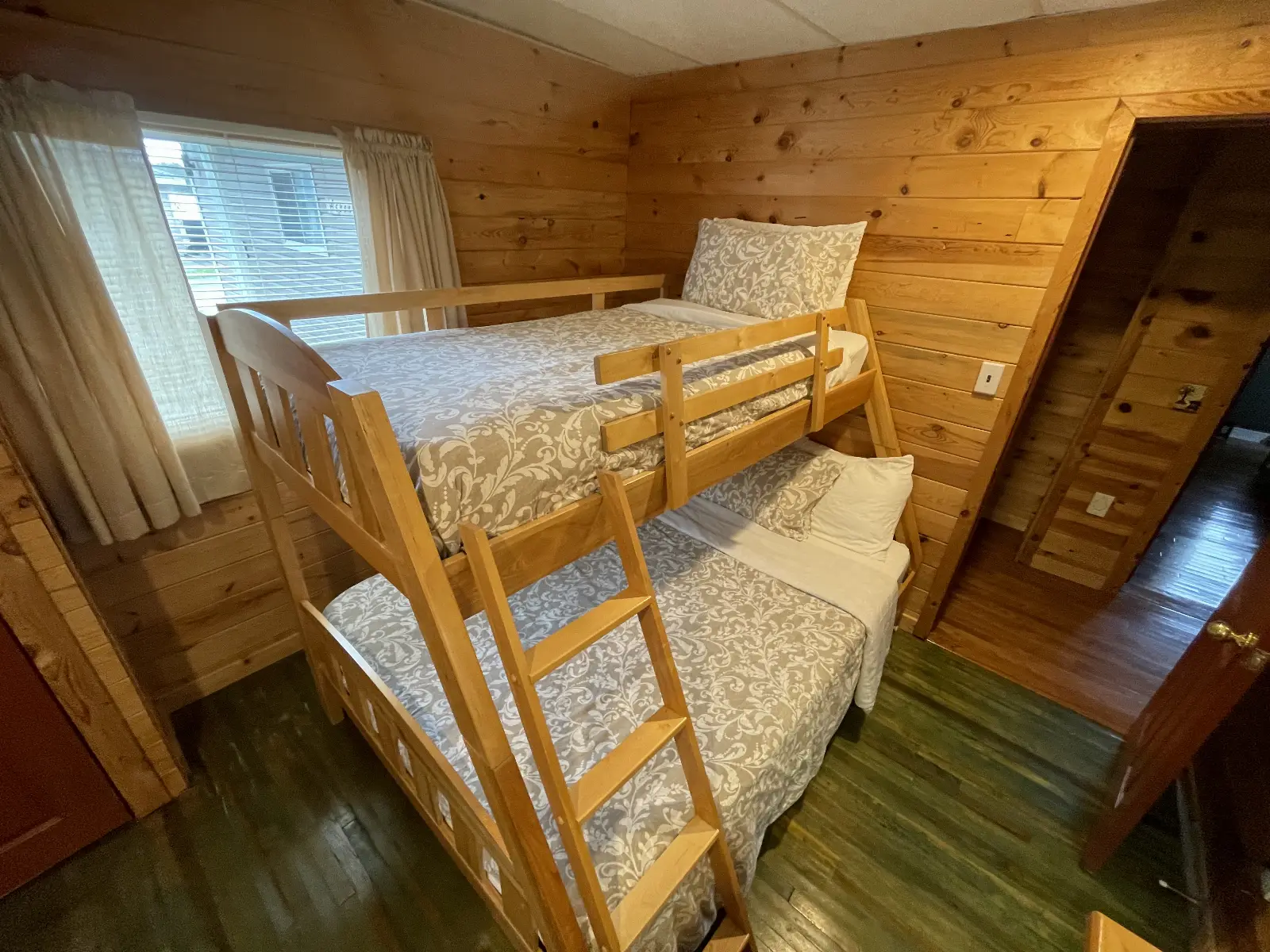 Bunk bedroom